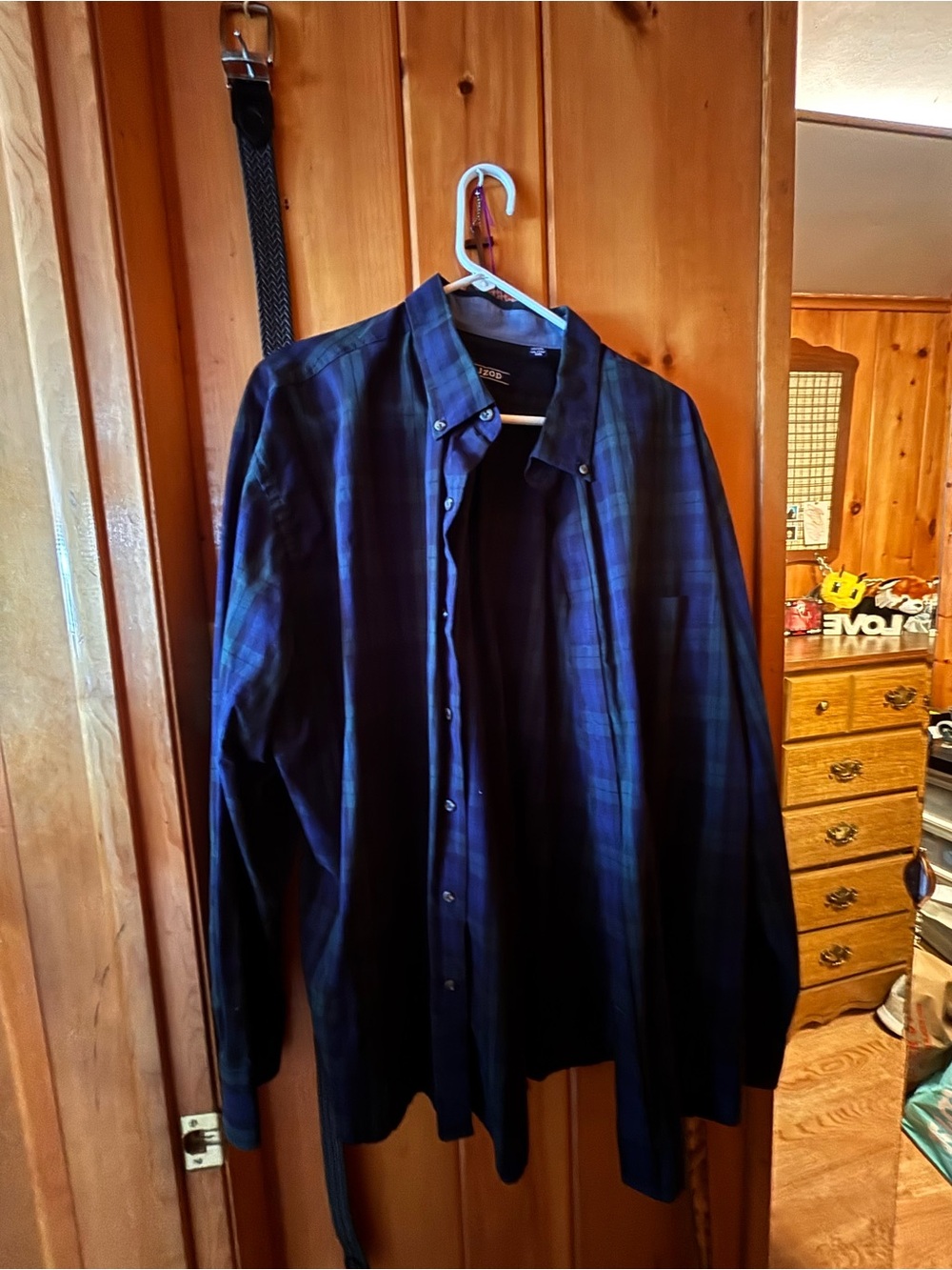Izod Men's Blue and Green Plaid Button-Down Shirt